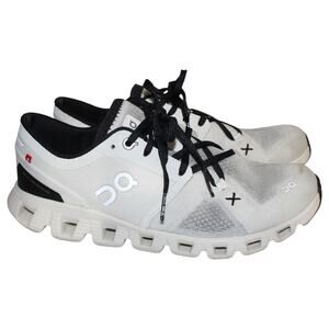 On Cloud X 3 Training Shoe Size 8 White/ Black